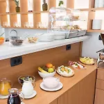 Hotel Tesla - Smart Stay Garni 