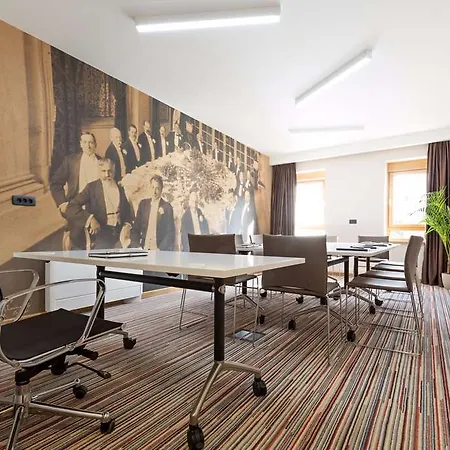 Hotel Tesla - Smart Stay Garni 